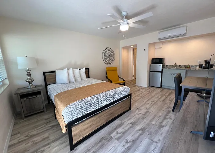 Beachside Resort Motel